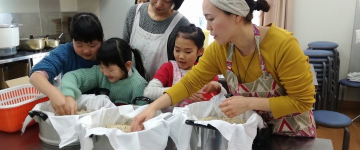里山活用2017　第六回　味噌作り（麹つくり）の様子