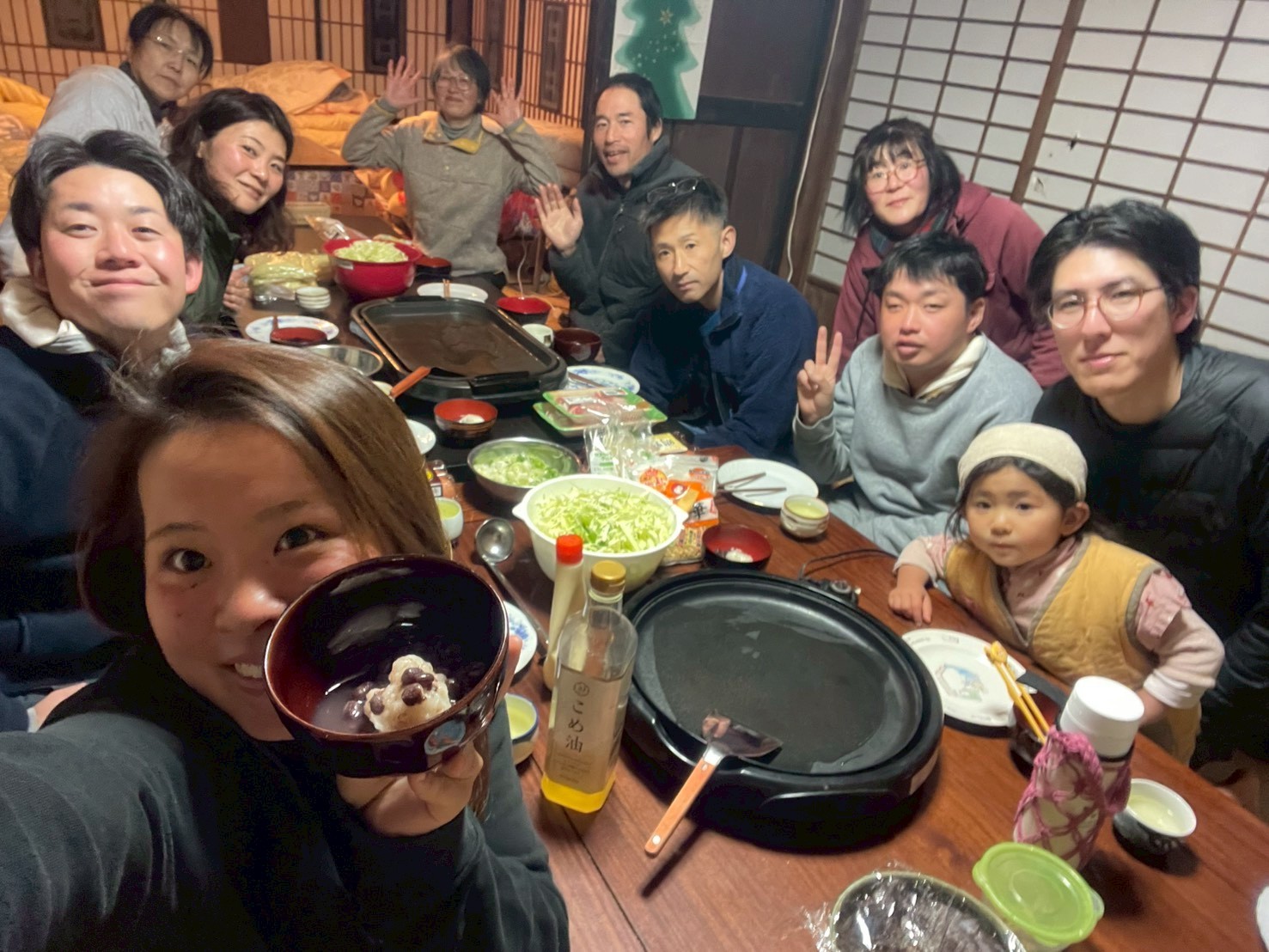古民家で交流する様子